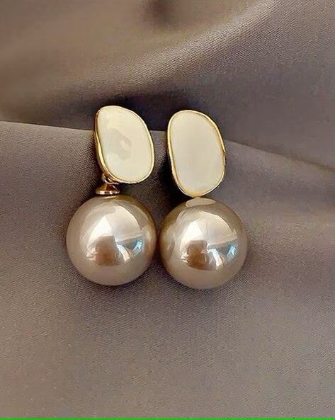 CIRCLE OF GREY PEARL DROP EARRINGS