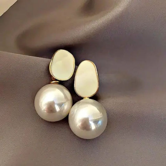 CIRCLE OF GREY PEARL DROP EARRINGS