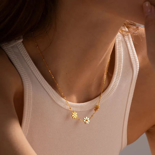 FLOWER MINIMALISTIC CHAIN
