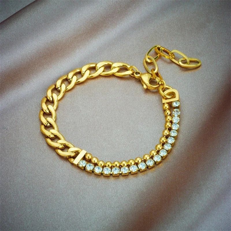 STUDDED MIAMI CUBAN LINK CHAIN BRACELET
