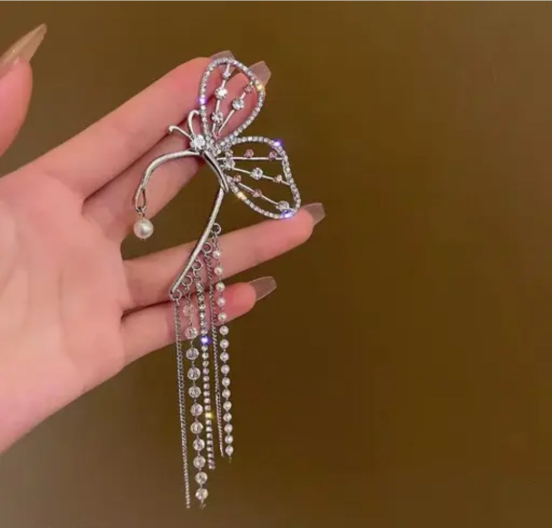 BUTTERFLY CRYSTAL EAR CUFF