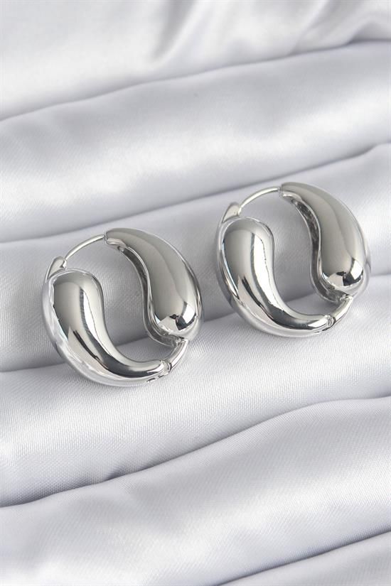 CRISS CROSS SILVER EARRING