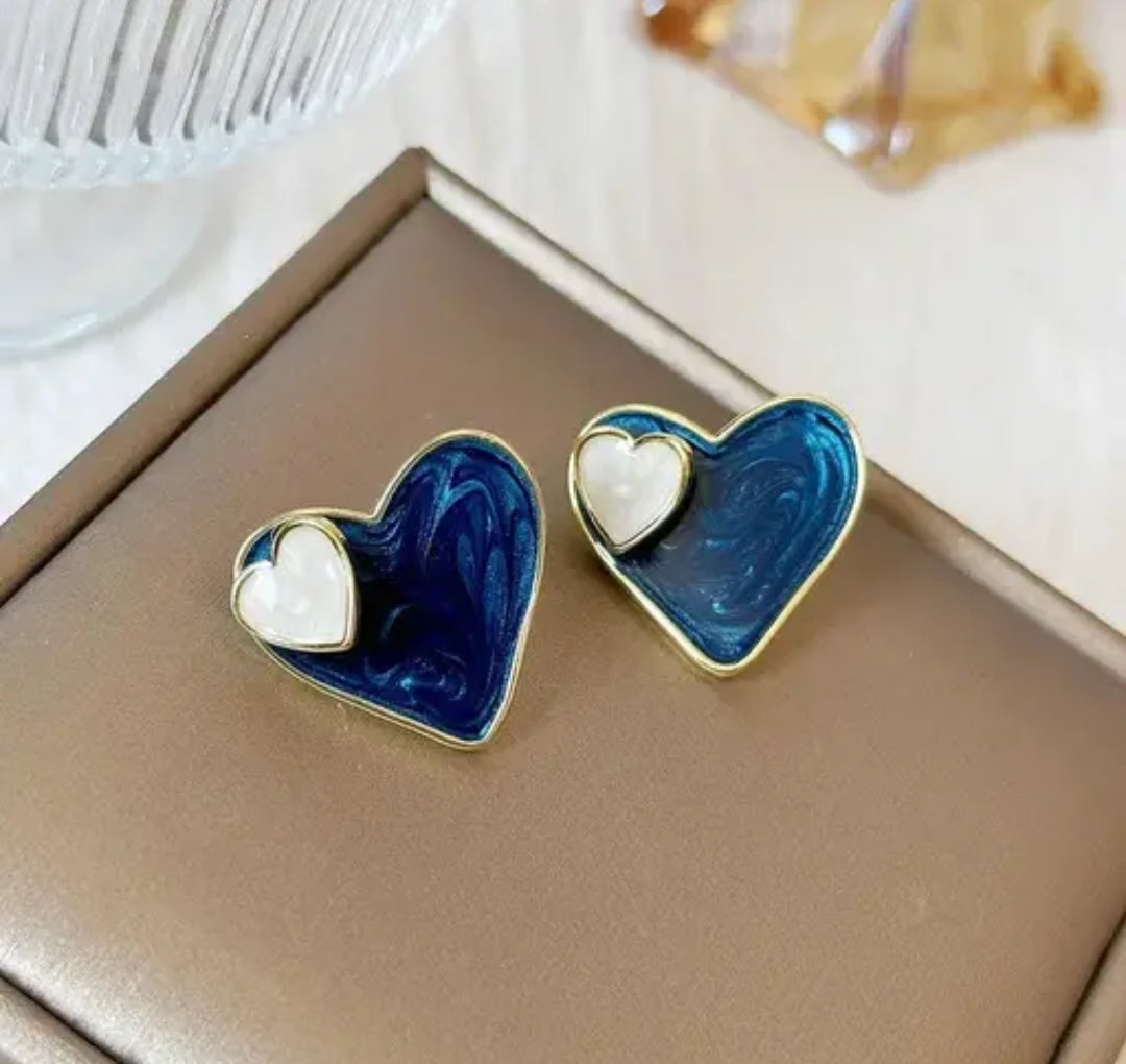 TRENDY BLUE HEART SHAPE STUD