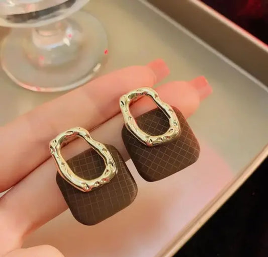 SQUARE SHAPE EARRING