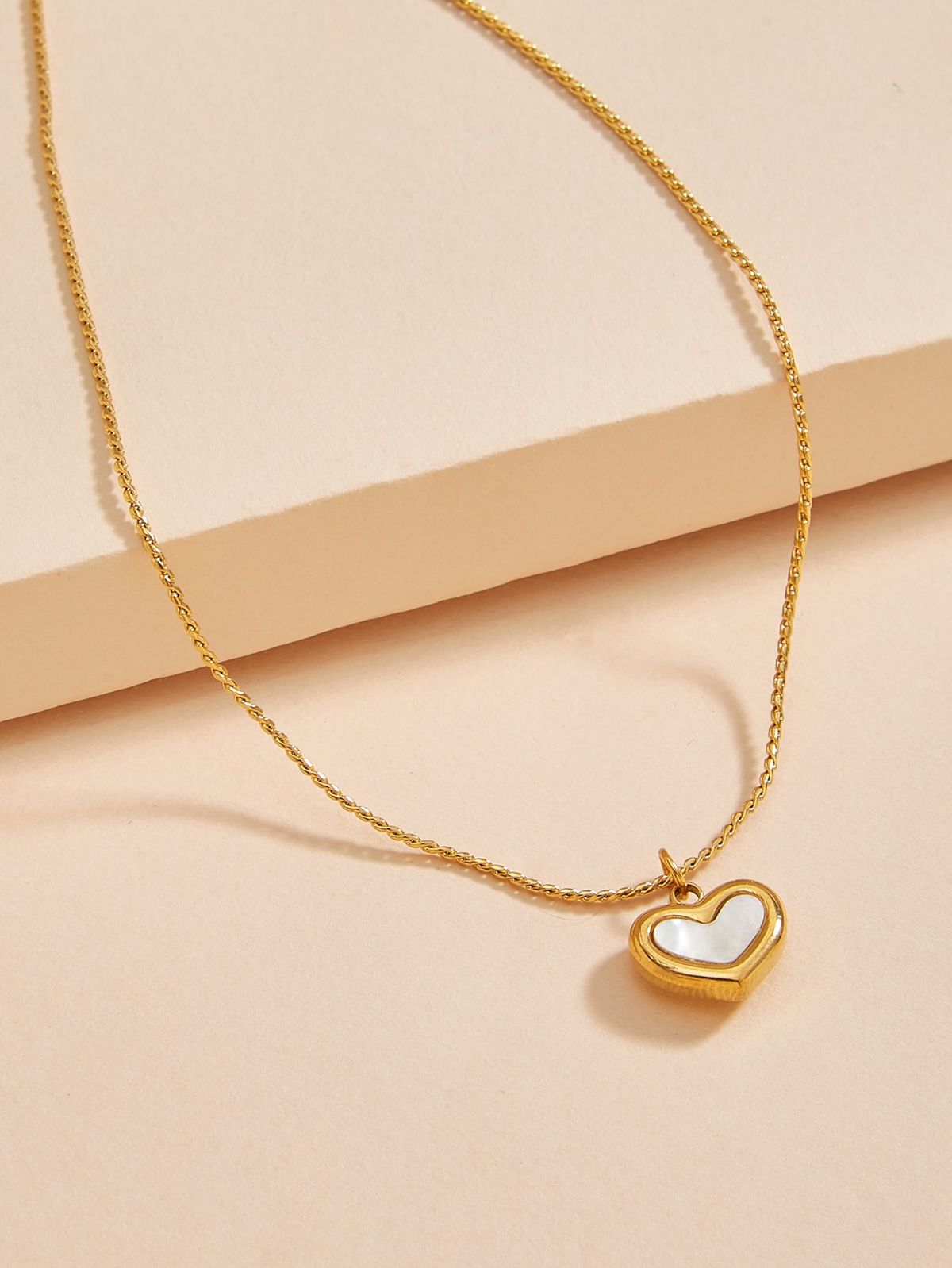 ANTI TRANISH WHITE PENDANT CHAIN