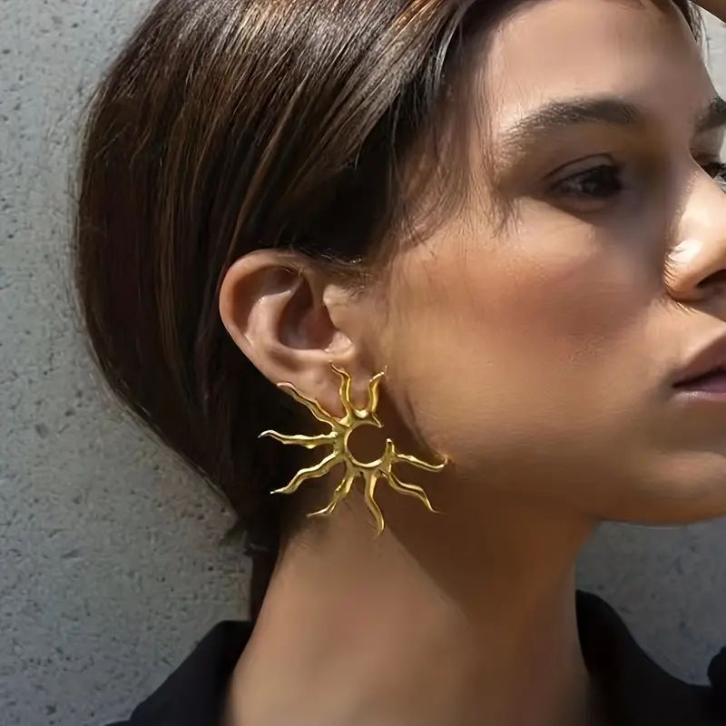 OVERSIZED STUD EARRINGS