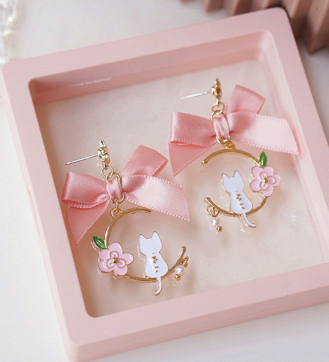 CAT DROP EARRING WITH BOW RIBBON