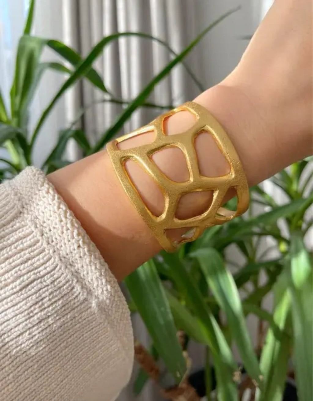 Golde Cuff Bracelet