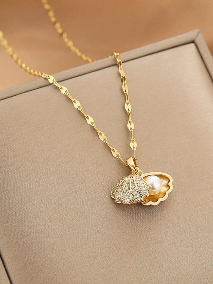 Seashell Minimal Necklace