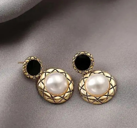 BLACK GOLD DROP EARRING