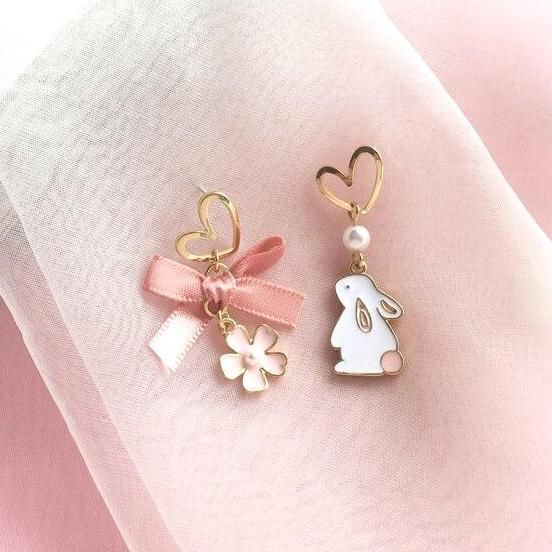 BUNNY EARRING