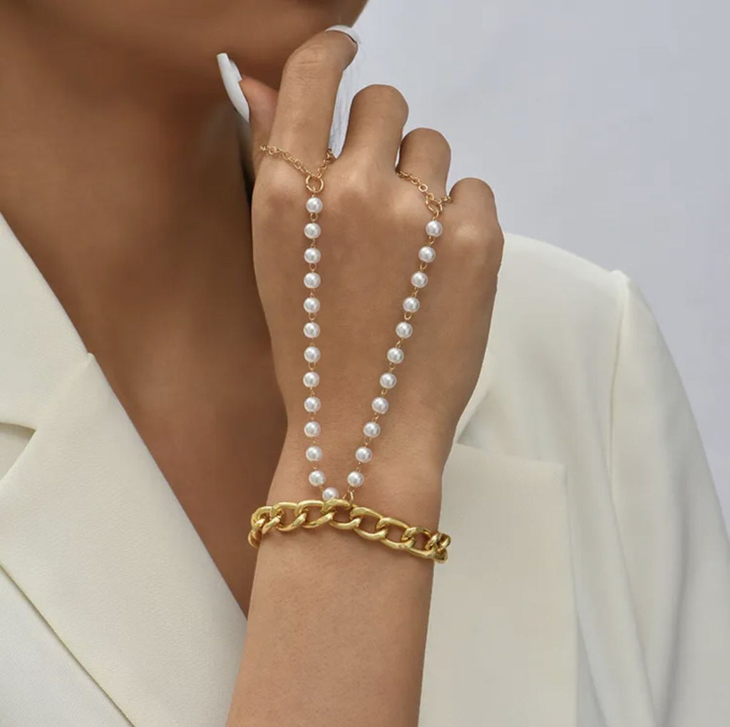 PEARL CHAIN FINGERING BRACELET