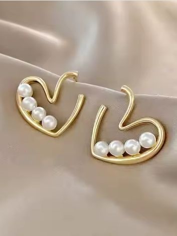 HEART PEARL EARRING