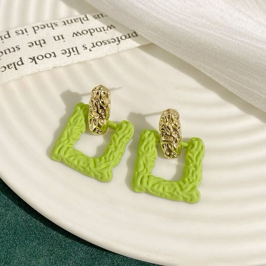 GREEN TEXTURED SQUARE EARRINGS