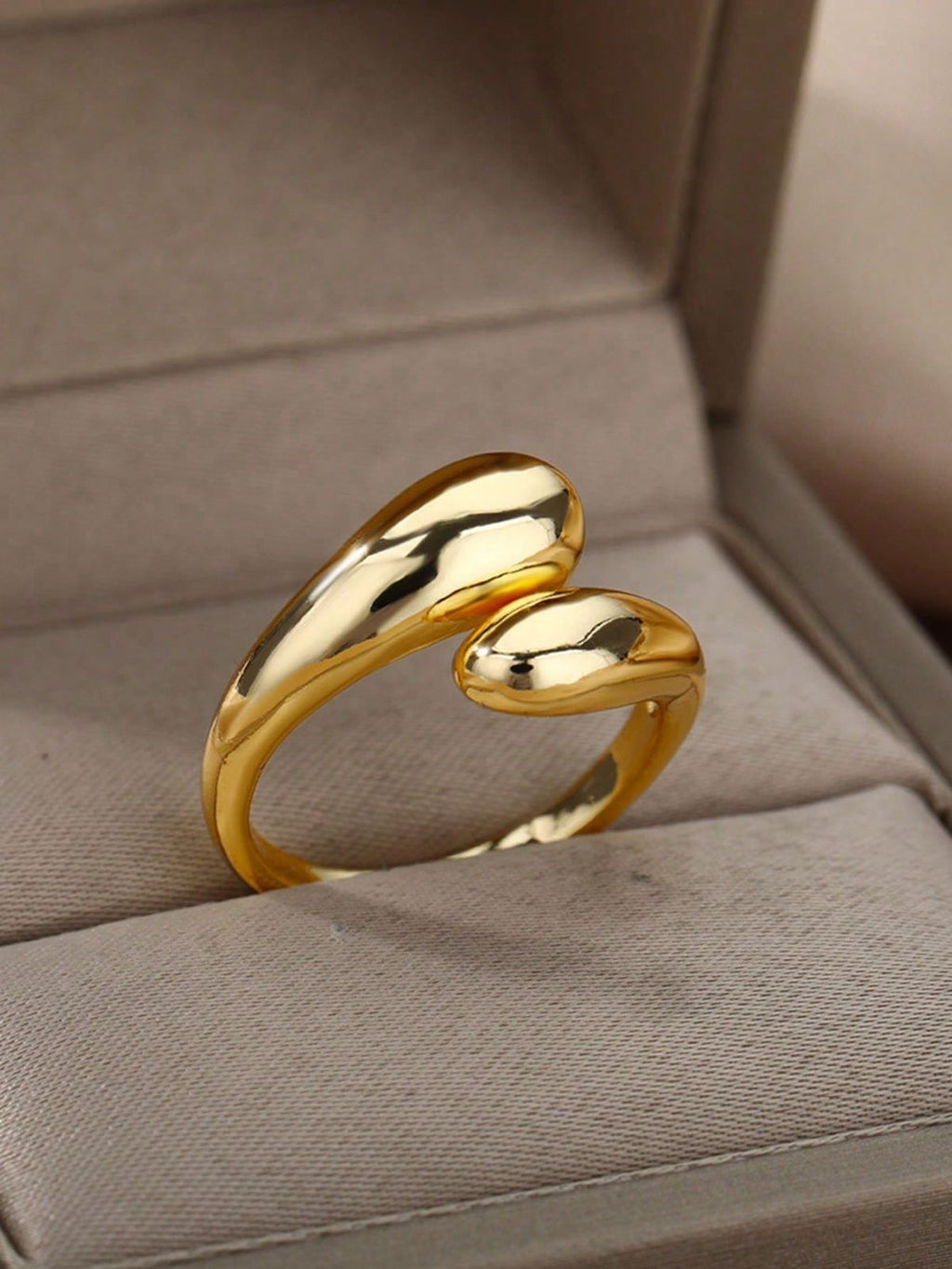 GOLDEN SNAKE CUFF RING