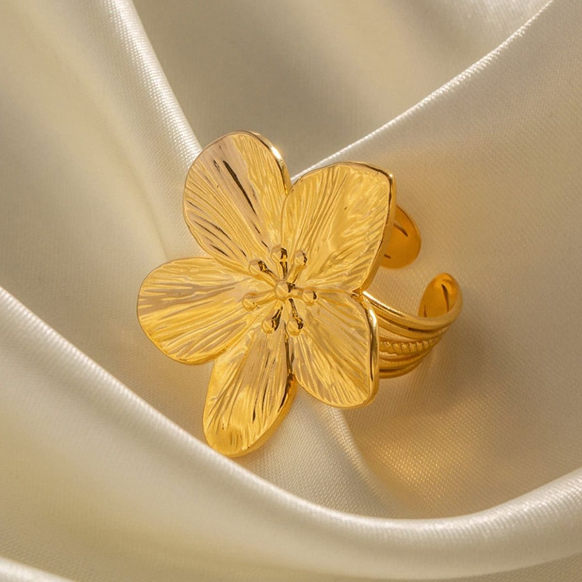 Petal Design Gold Ring