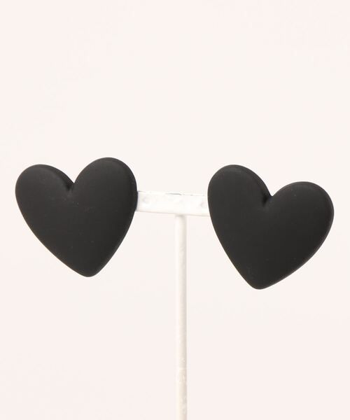 BLACK HEART STUD