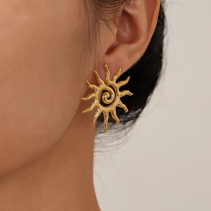 CONTEMPORARY SUN STUD