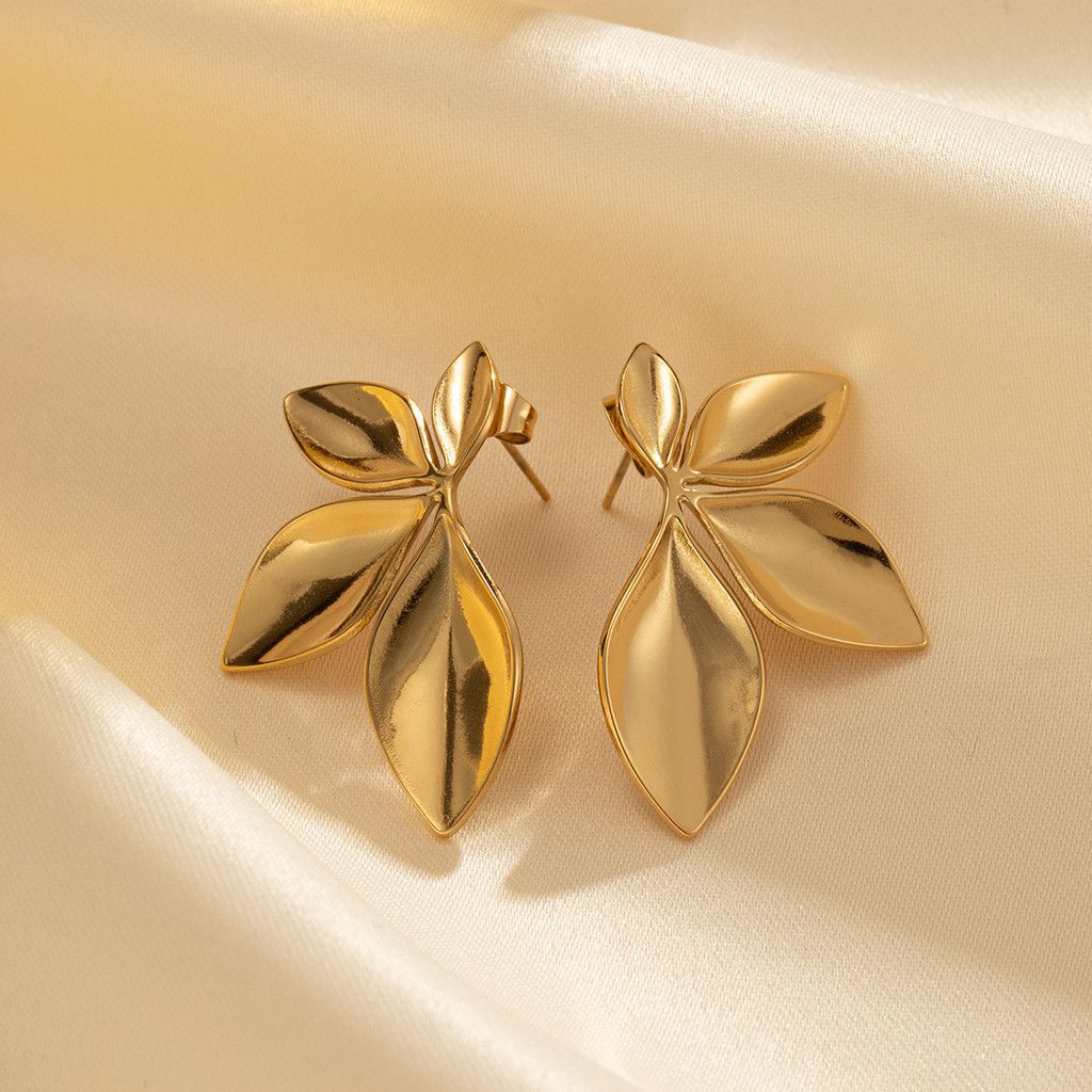 GOLDEN LEAF EARRING