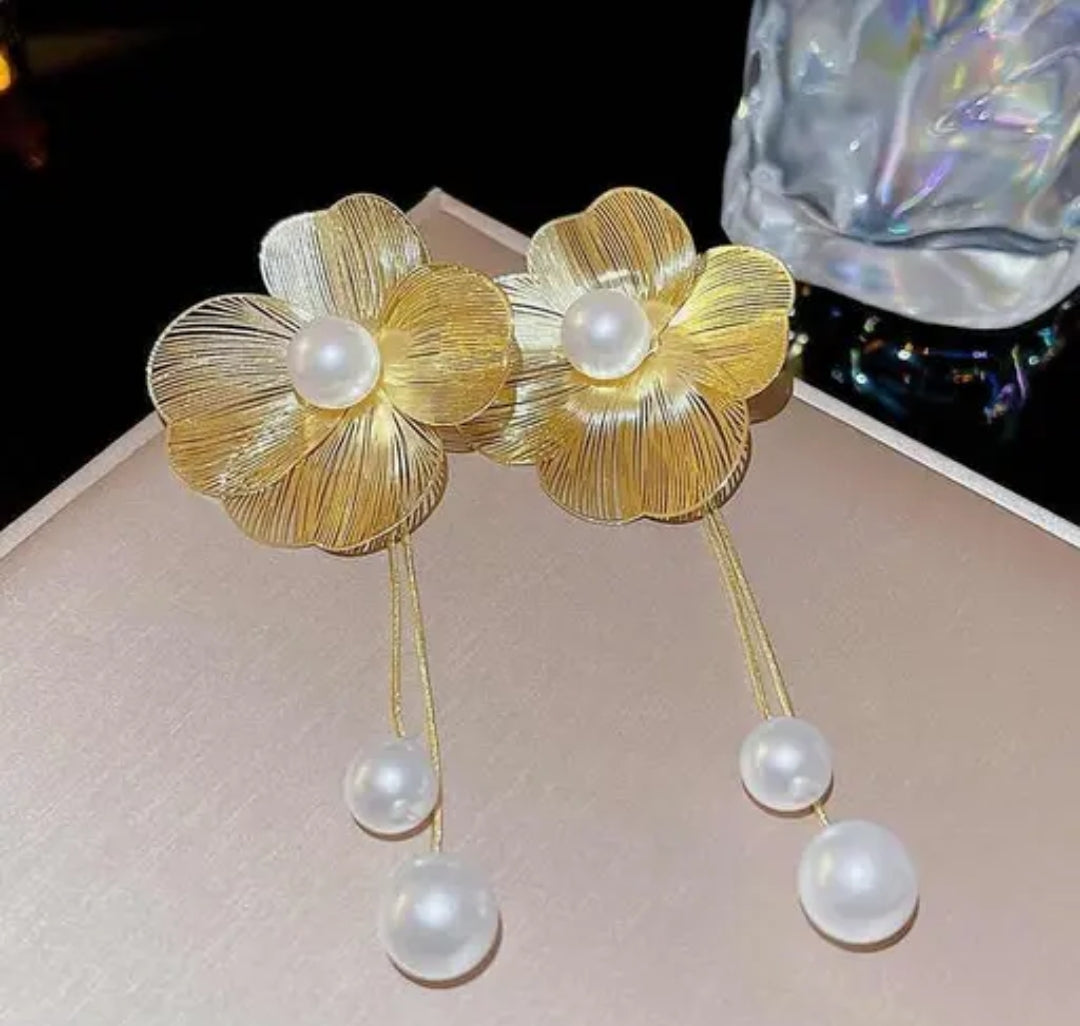 FLORAL PEARL DROP EARRINGS