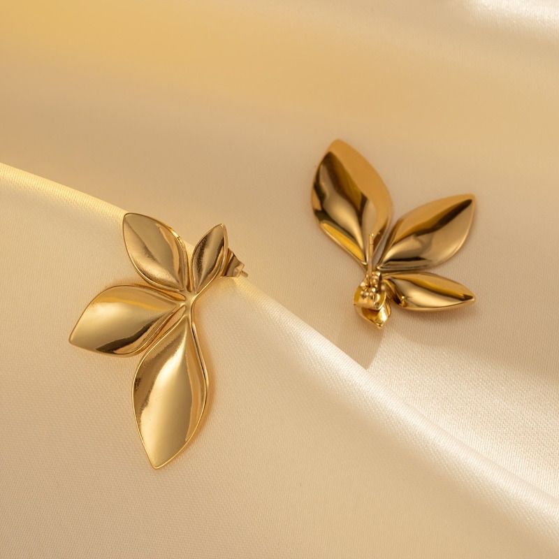 GOLDEN LEAF EARRING