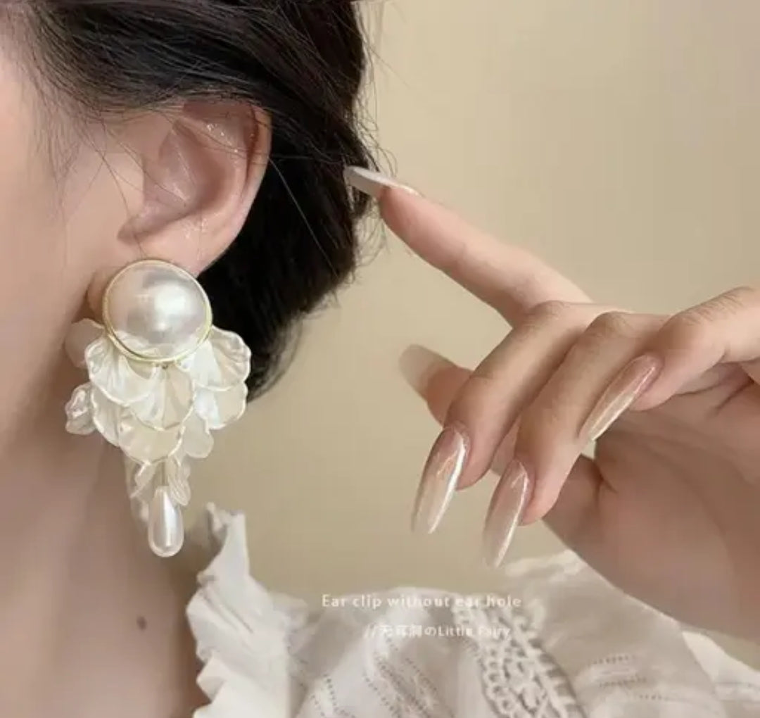 PEARL LEAF DROP EARRING