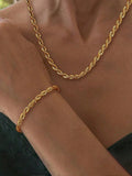 Elegant Gold Chain Bracelet