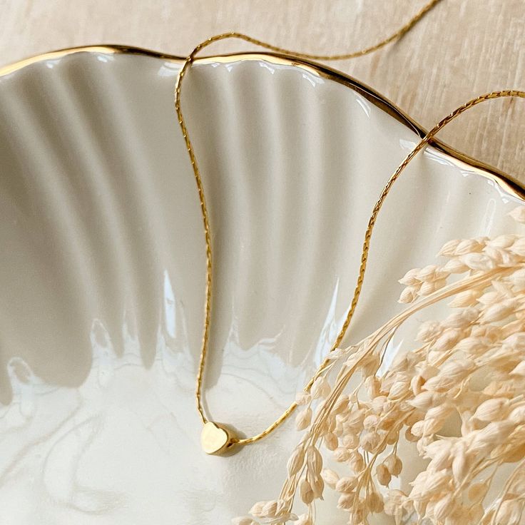 CHAINA HEART PENDANT WITH SATARI CHAIN