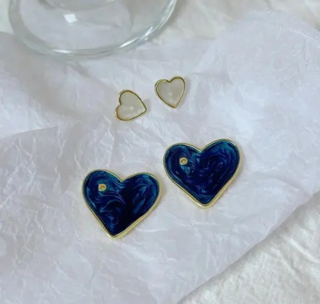 TRENDY BLUE HEART SHAPE STUD